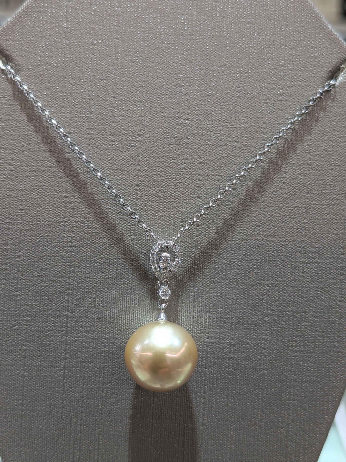 Aurum Pearl Drop